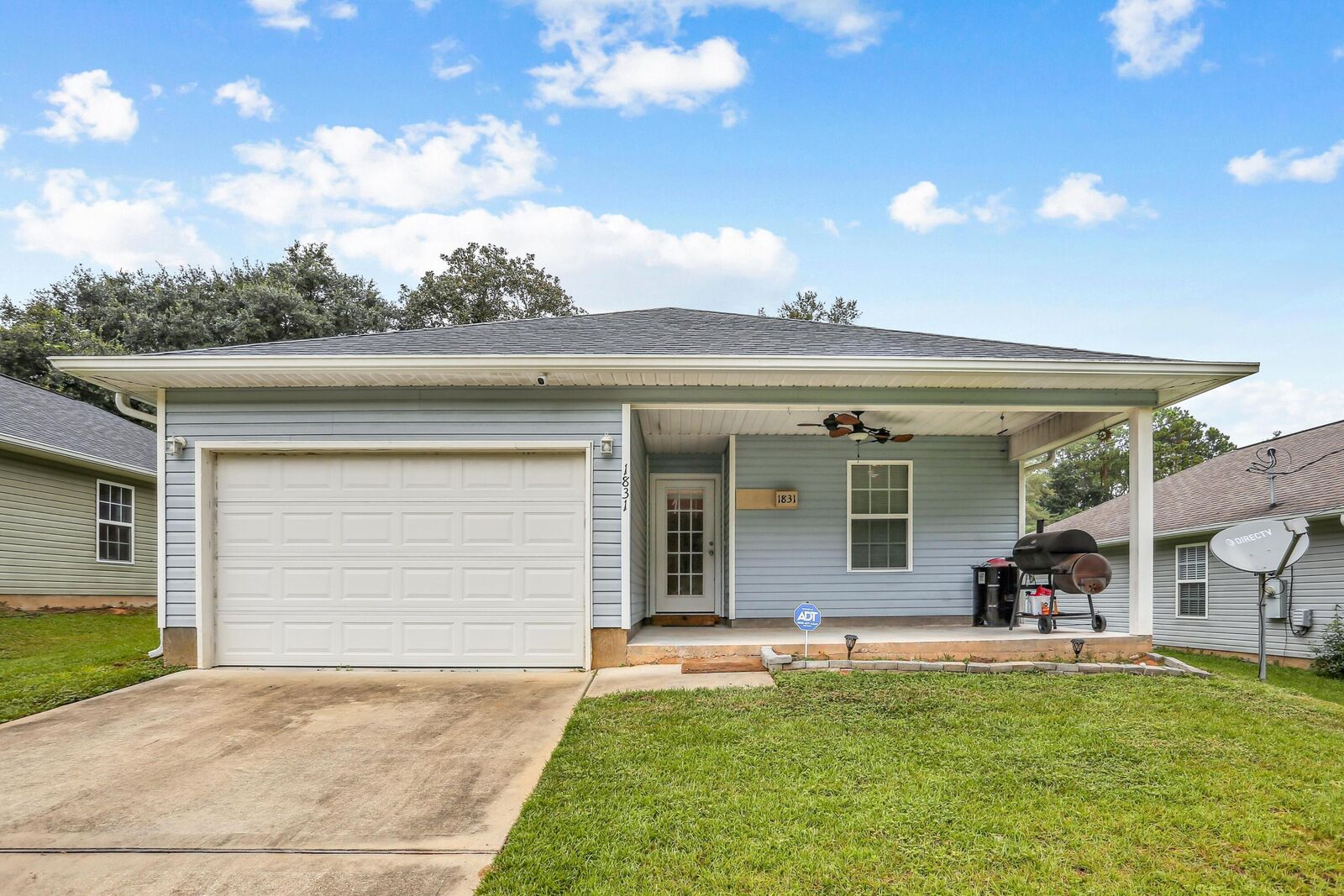 Property Photo: 1831 Gainer Avenue FL 32531