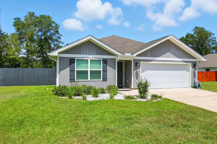 Property Photo:  3101 Van Day Way  FL 32539 