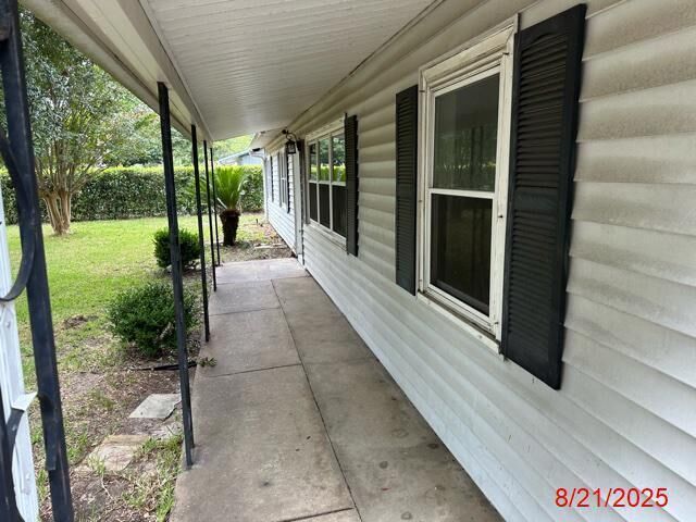 Property Photo: 35 NW Maples Street FL 32548