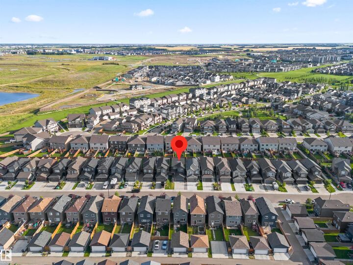 Property Photo: 2100 Graydon Hill Crescent SW AB T6W 4K6