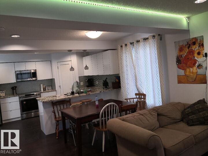 Property Photo:  10922 81 Avenue NW  AB T6G 0S2 