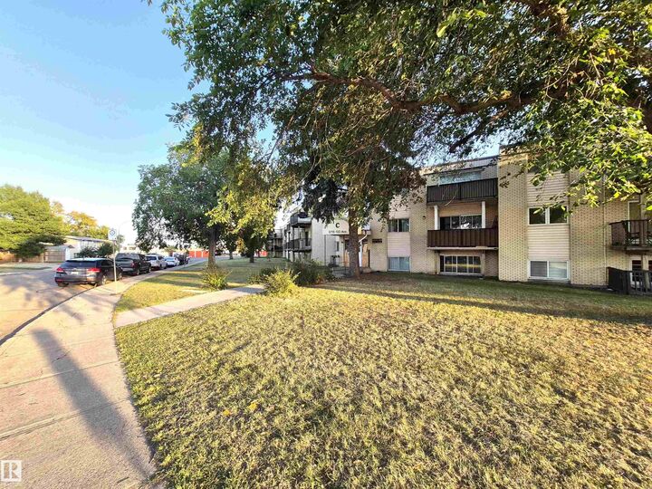 Property Photo: 5715 133 Avenue NW 22C AB T5A 0K3