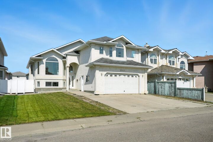 9012 157 Avenue NW  Edmonton AB T5Z 3G2 photo