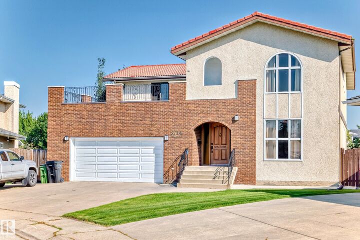 Property Photo: 8714 152B Avenue NW AB T5E 6H2