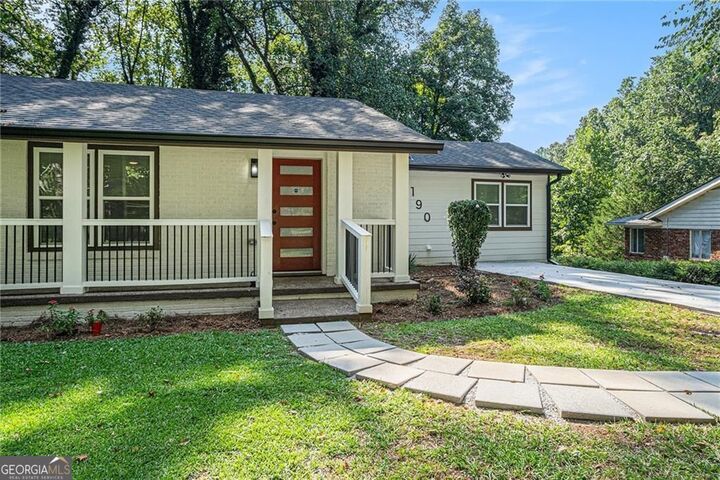 Property Photo: 2190 SW Highview Road SW GA 30311