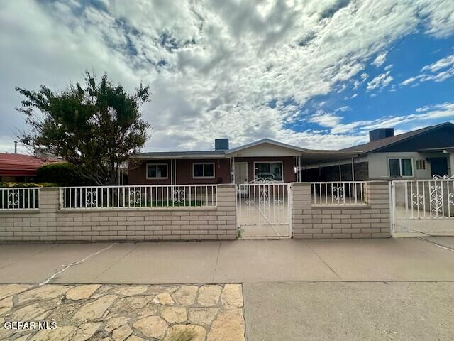 Property Photo: 6274 Cleveland Avenue TX 79905