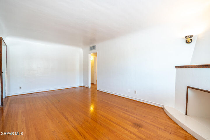 Property Photo: 3711 N Stanton Street TX 79902