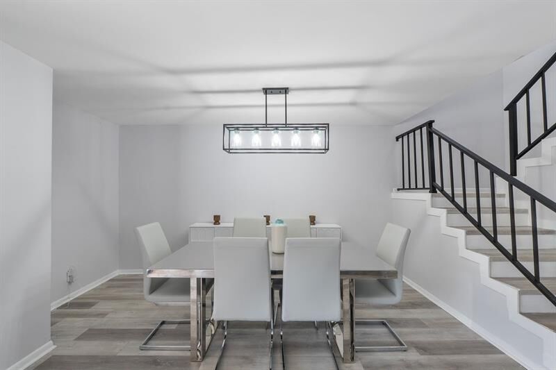 Property Photo: 400 Commodore Dr 316 FL 33325