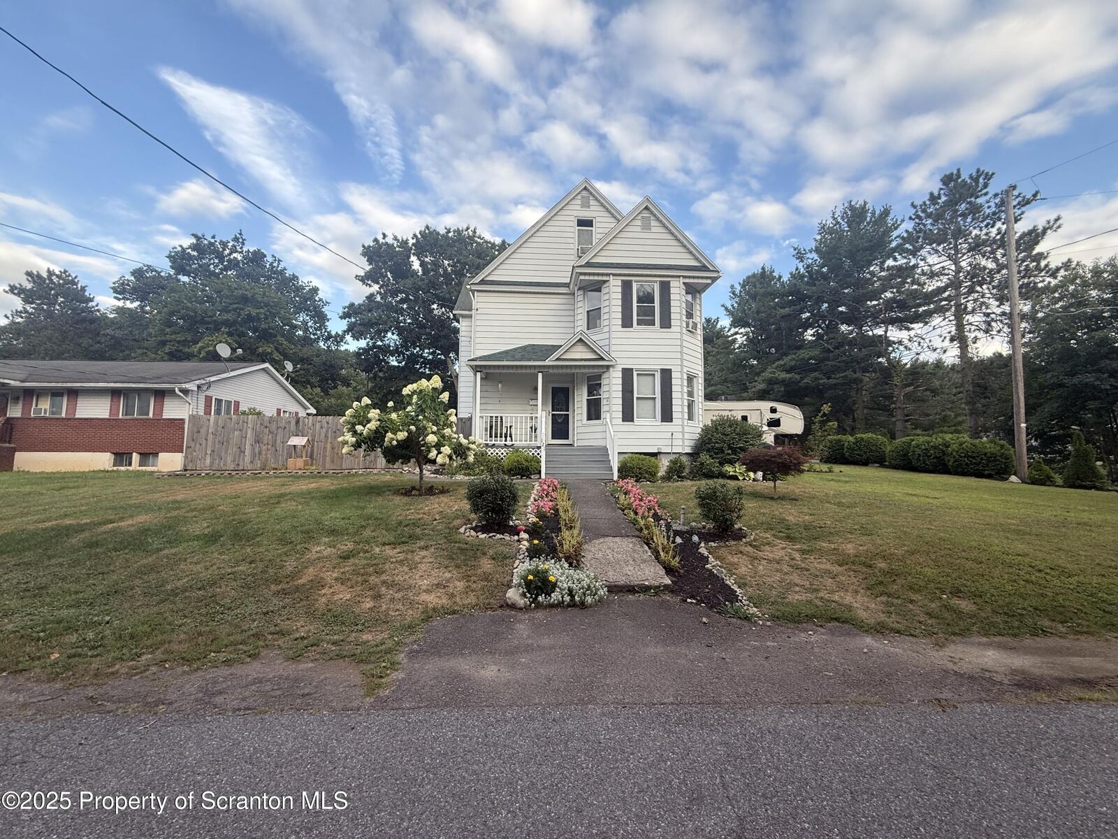 Property Photo: 121 Ash Street PA 18403