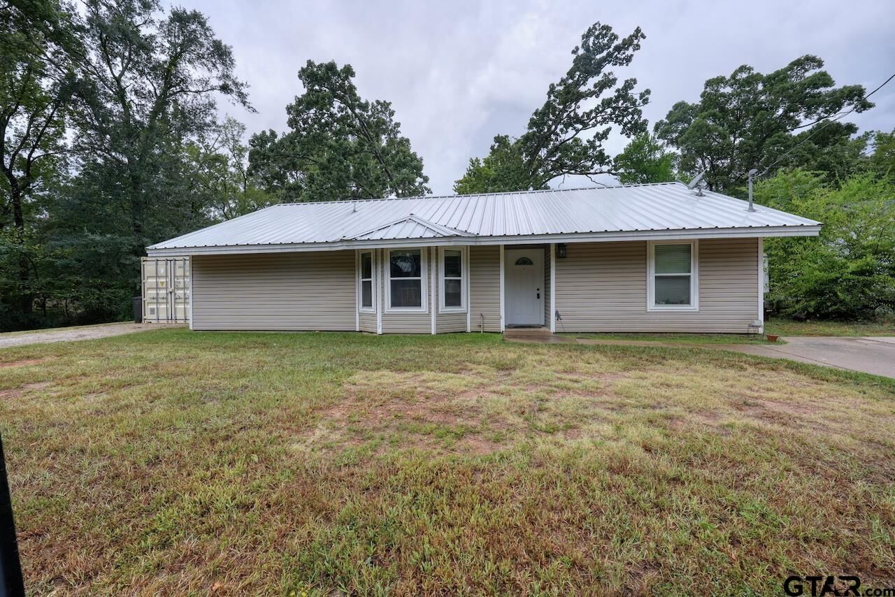 Property Photo: 2509 Broadway Blvd TX 75662