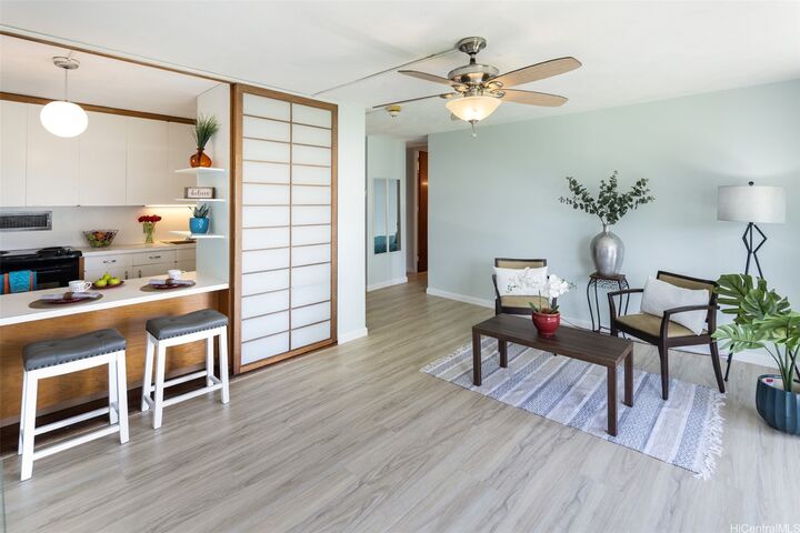 Property Photo: 1511 Nuuanu Avenue 724 HI 96817