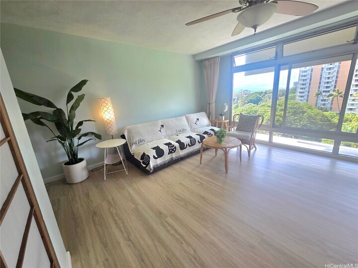 Property Photo:  1511 Nuuanu Avenue 724  HI 96817 