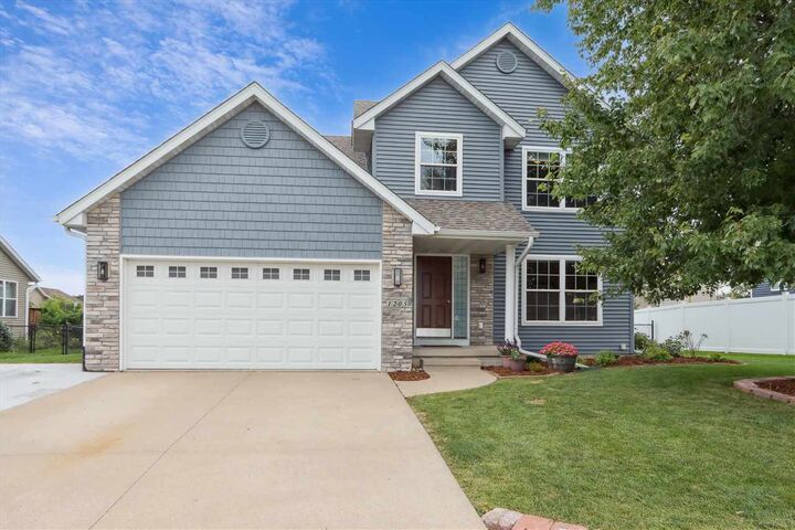 1205 Deerfield Dr   IA 52317 photo