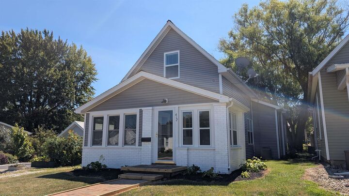 Property Photo: 412 E Cherry Street IN 46714