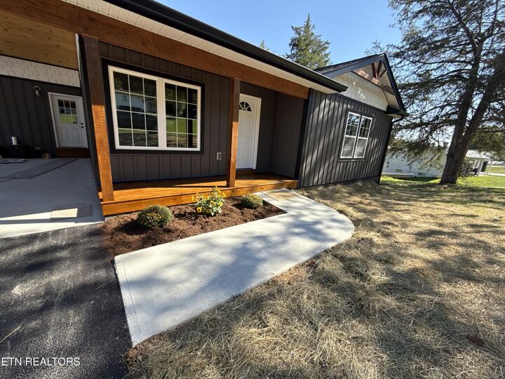 Property Photo: 170 Granby Ln TN 37752