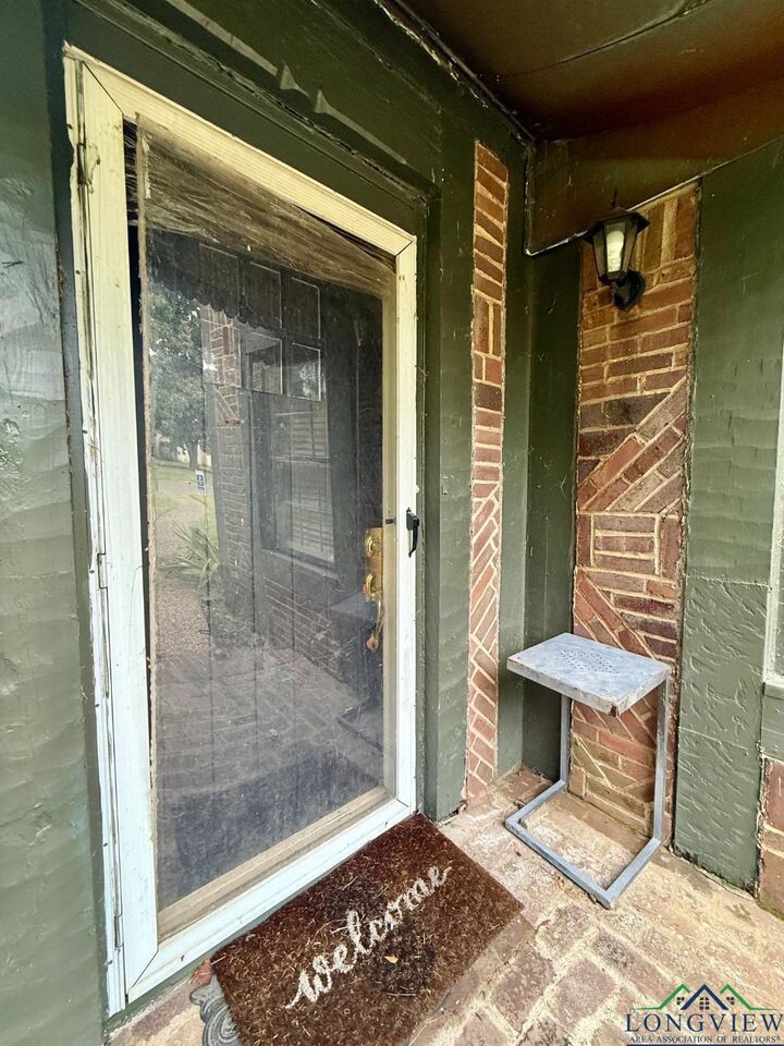 Property Photo: 28 Covington Drive TX 75602