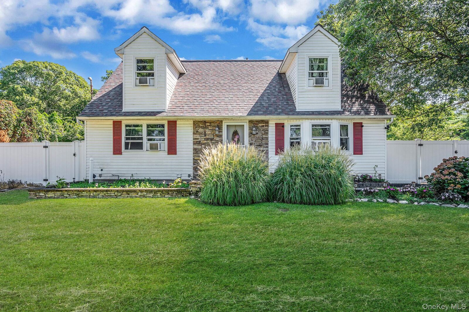 Property Photo:  117 N Coleman Road  NY 11720 