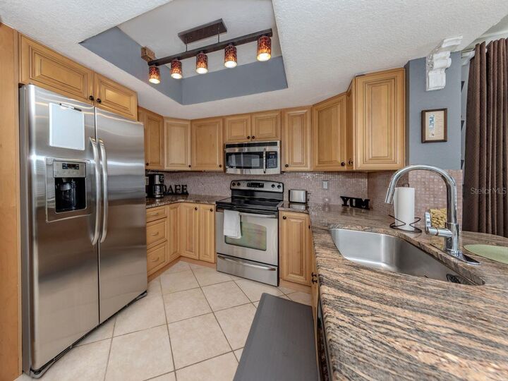 Property Photo: 422 Pineview Drive FL 34293