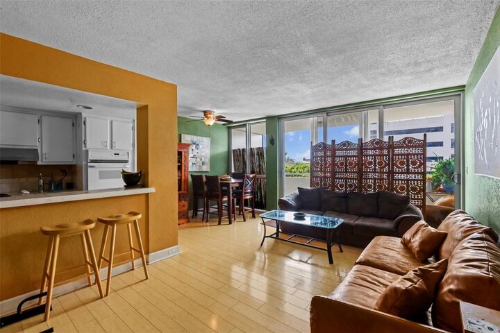 Property Photo: 470 3rd Street S 413 FL 33701