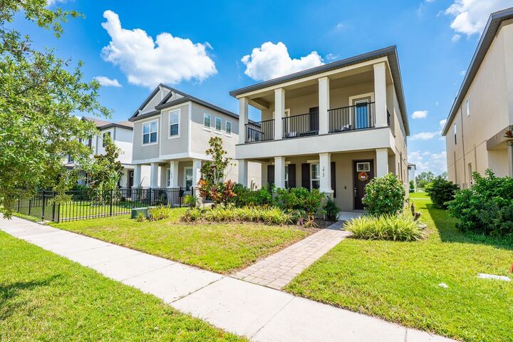 Property Photo: 1412 Garden Arbor Lane FL 32824