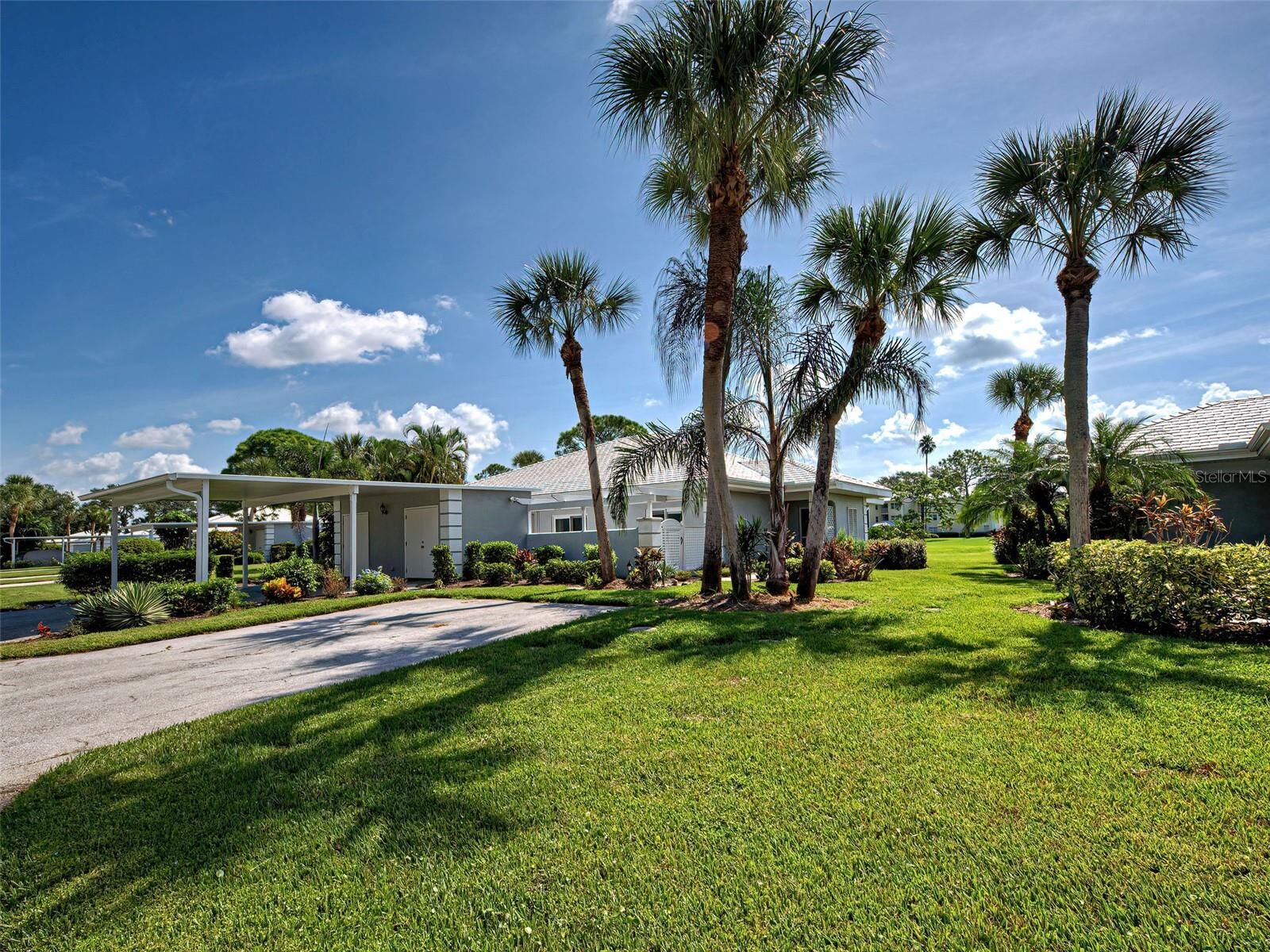 Property Photo:  236 Cerromar Way S 40  FL 34293 