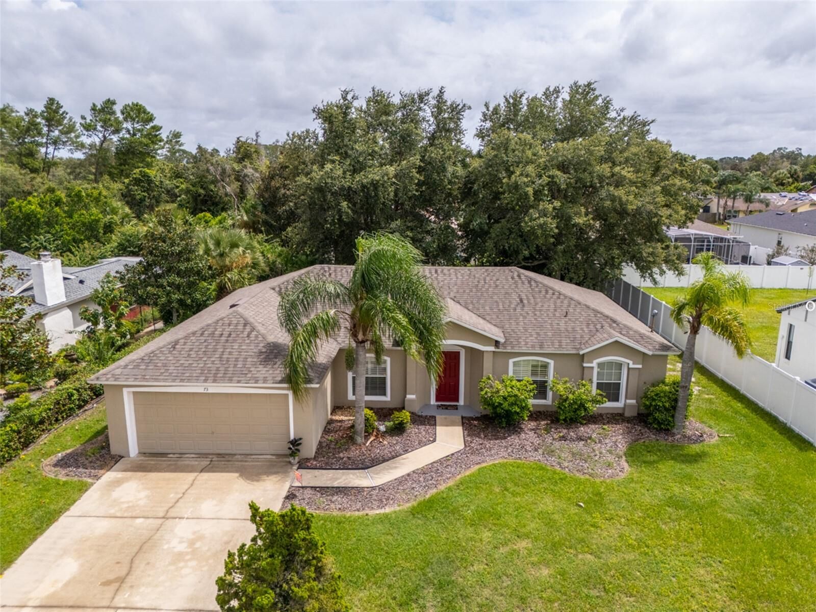 Property Photo: 73 Freeport Lane FL 32137