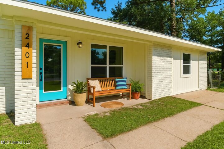 Property Photo: 2401 Oxford Drive MS 39553