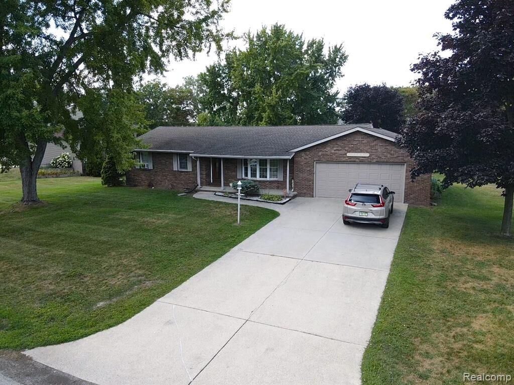 Property Photo:  1150 Watson Drive  MI 48059 3950 