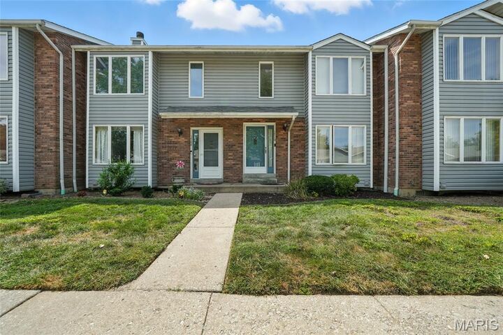 1710 Forest Hills Drive C  St Charles MO 63303 photo