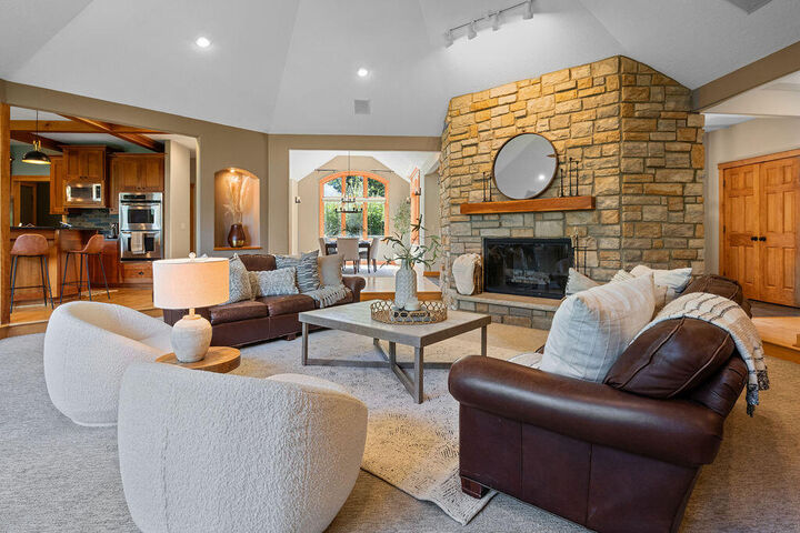 35300 Pabst Rd  Oconomowoc WI 53066 photo