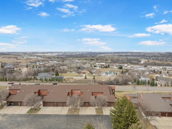 Property Photo: 1433 15th St SW ND 58701