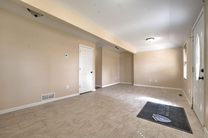 Property Photo:  822 NW 6th Ave  ND 58703-2227 