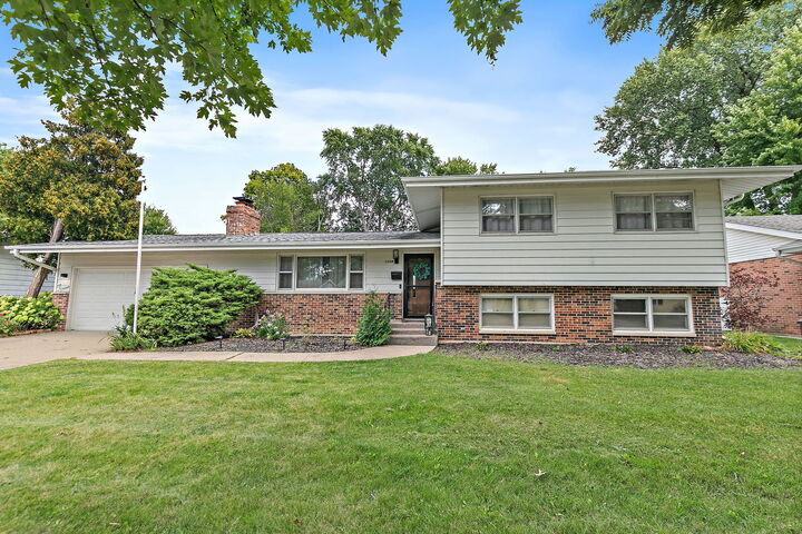 Property Photo:  1208 Stafford Street  IL 60115 