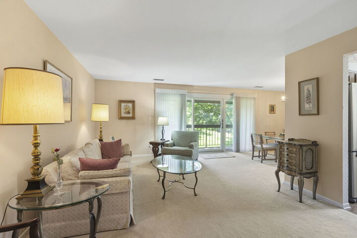 Property Photo: 4 Potawatomie Trail 4 IL 60525