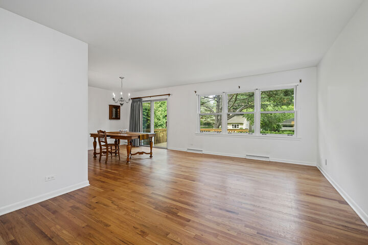 Property Photo: 145 Walton Street IL 60010