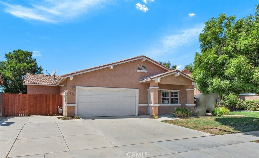 Property Photo:  1283 Shenandoah Drive  CA 92545 