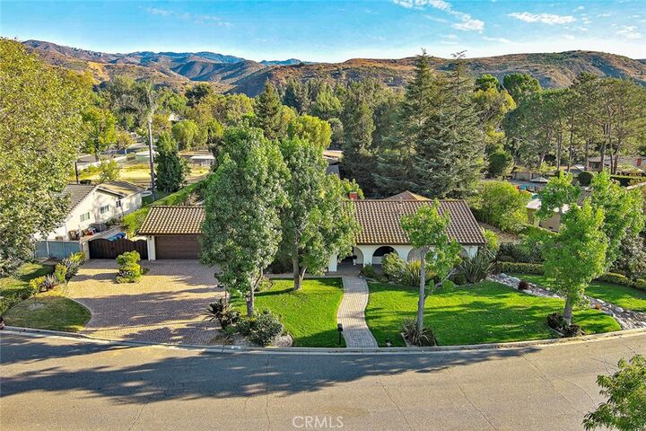 Property Photo: 890 Mellow Lane CA 93065