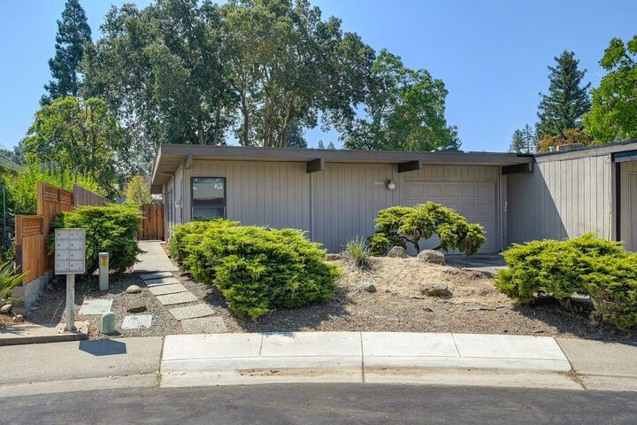 8804 On Court  Elk Grove CA 95624 photo