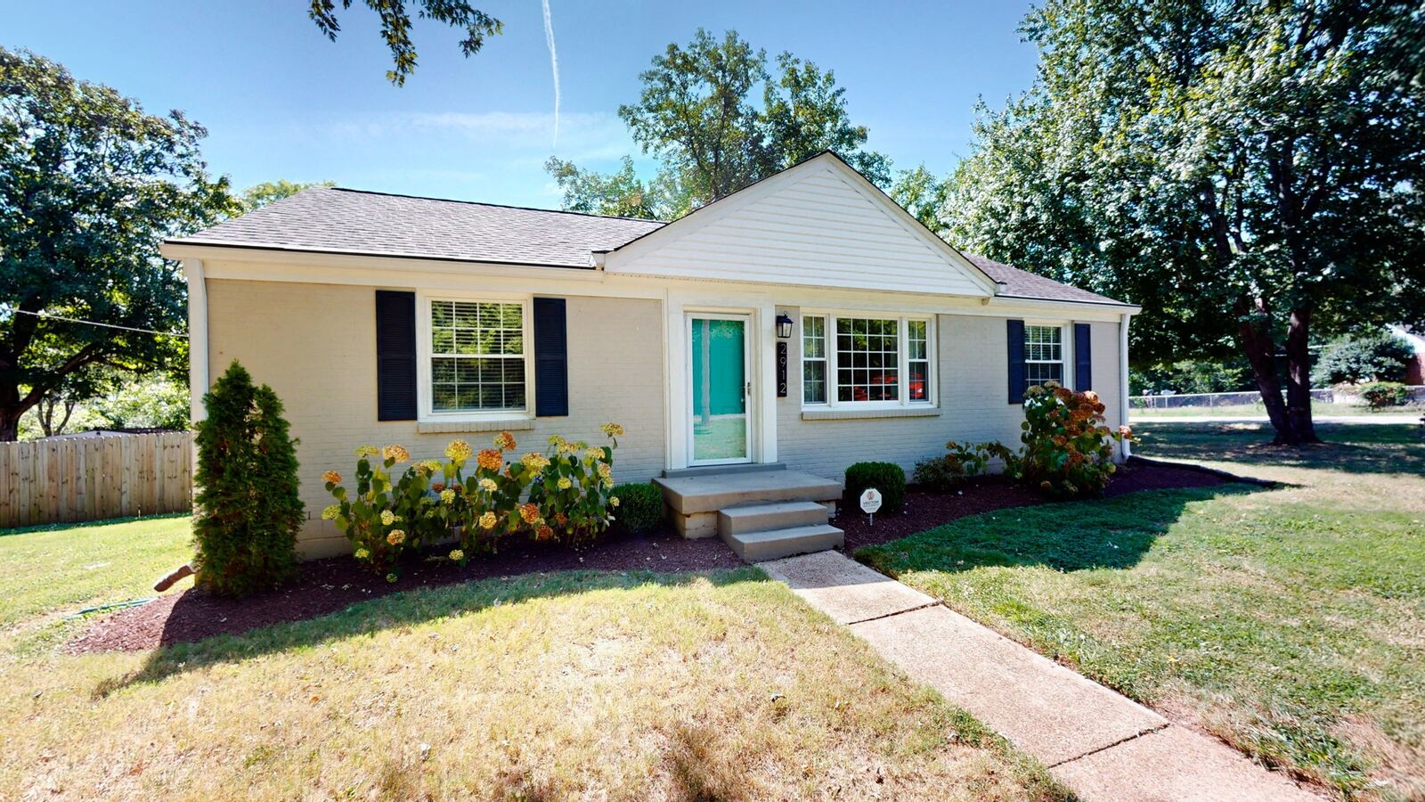 Property Photo:  2912 McCampbell Ave  TN 37214 