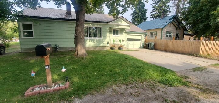 Property Photo: 304 N Third St East WA 99109