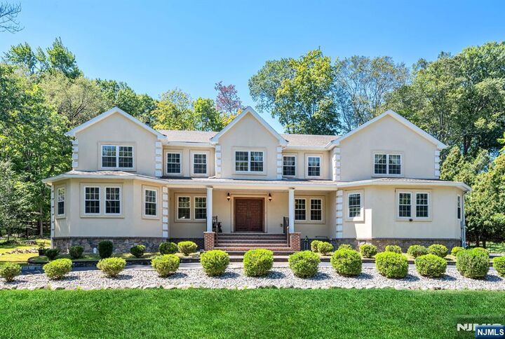 15 Tanglewood Hollow Road  Upper Saddle River NJ 07458 photo