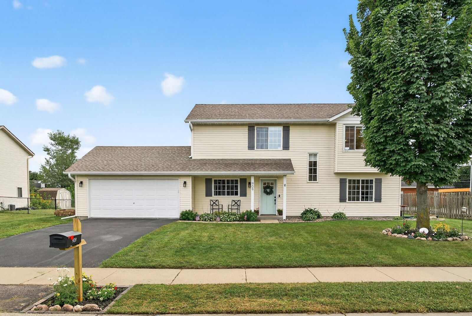 Property Photo:  909 E Orchard Street  MN 56011 