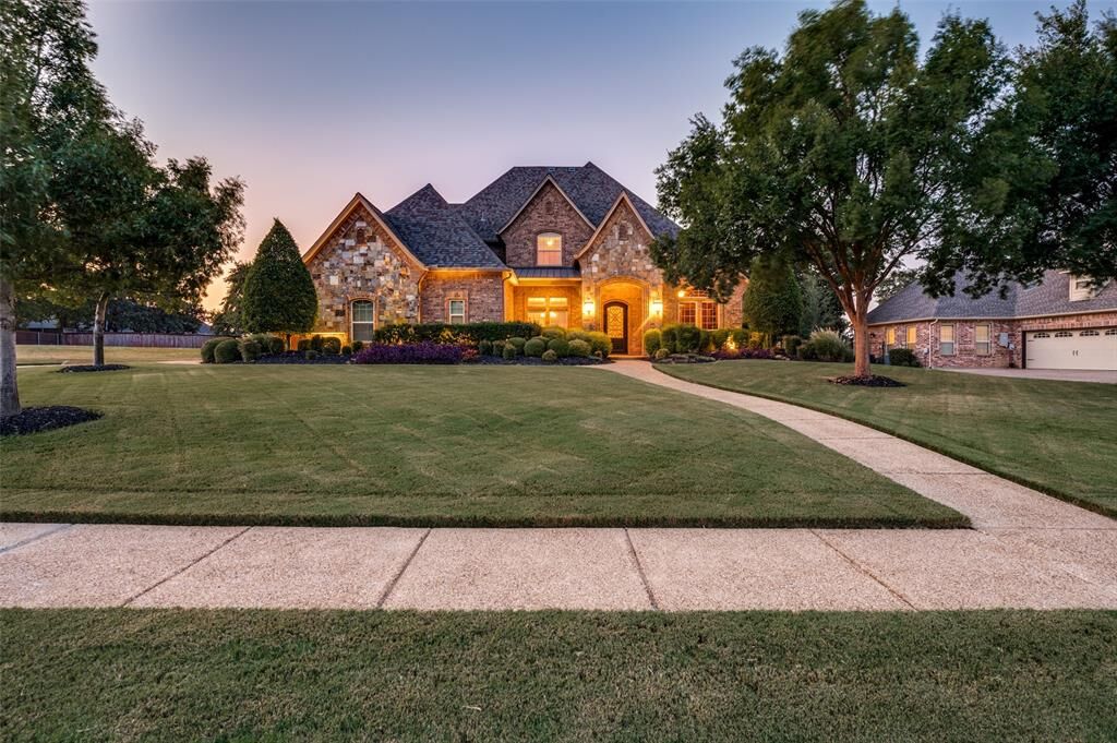 Photo de la propriété:  1157 Falcon Ridge Drive  TX 76060