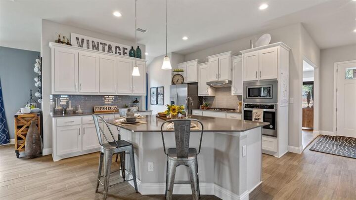 Property Photo: 2512 Goldfinch Drive TX 76205