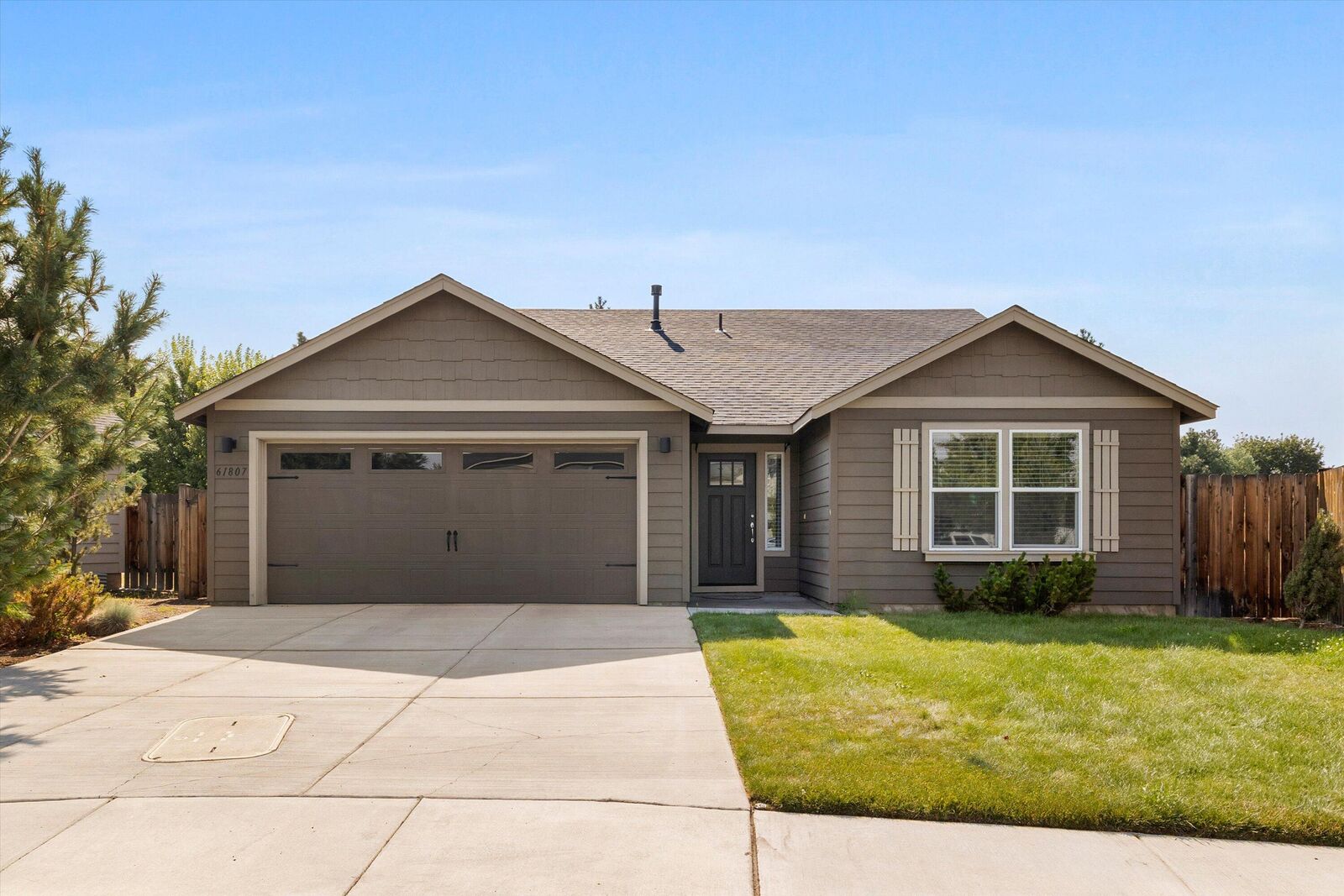 Property Photo:  61807 SE Rolo Court  OR 97702 