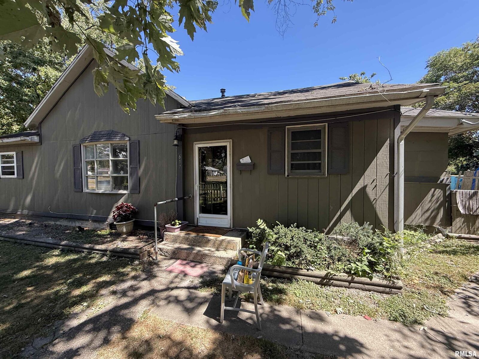 Property Photo: 617 N Walnut Street IL 62801