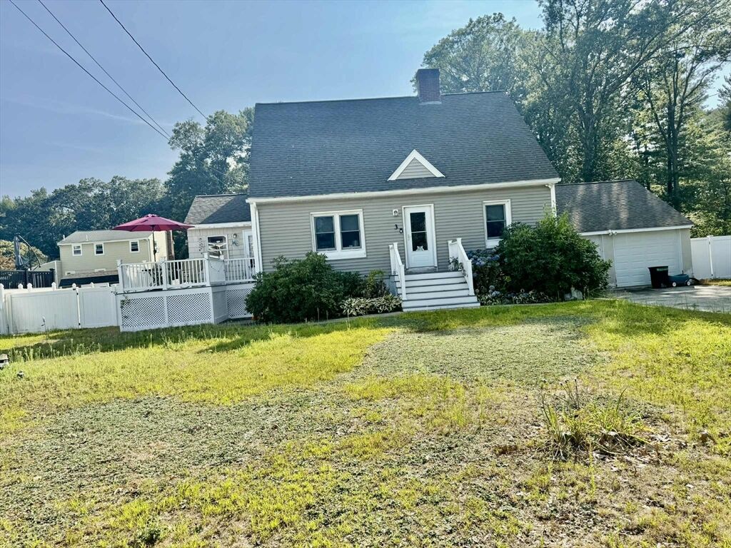Property Photo:  3 Bayberry Ln  MA 01821 