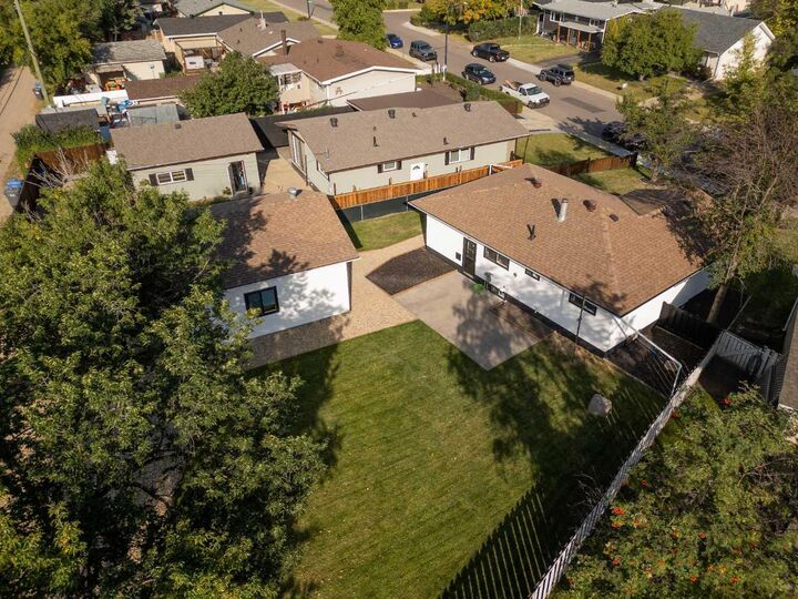 Property Photo: 4109 33st AB T4N 0N1