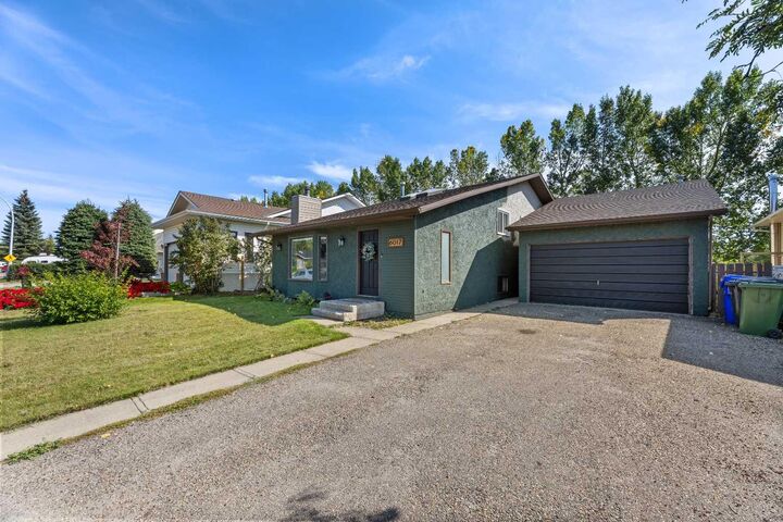 Property Photo: 6017 Ash Street AB T4H 1K8