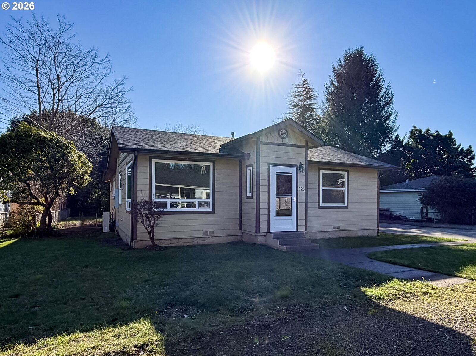 Property Photo:  325 Railroad St  OR 97415 